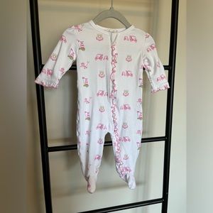 Kissy kissy girls golf footie